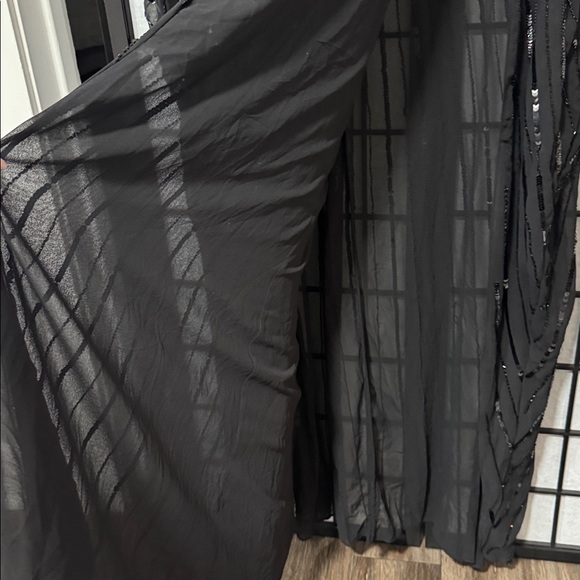 MacDuggal Black Embellished Beaded Column Cape Gown size 18 - Picture 14 of 15